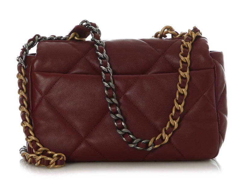 Chanel Sac à rabat « 19 » Medium en cuir d'agneau matelassé bordeaux