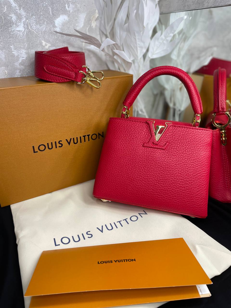 LV Capucines Mini En cuir