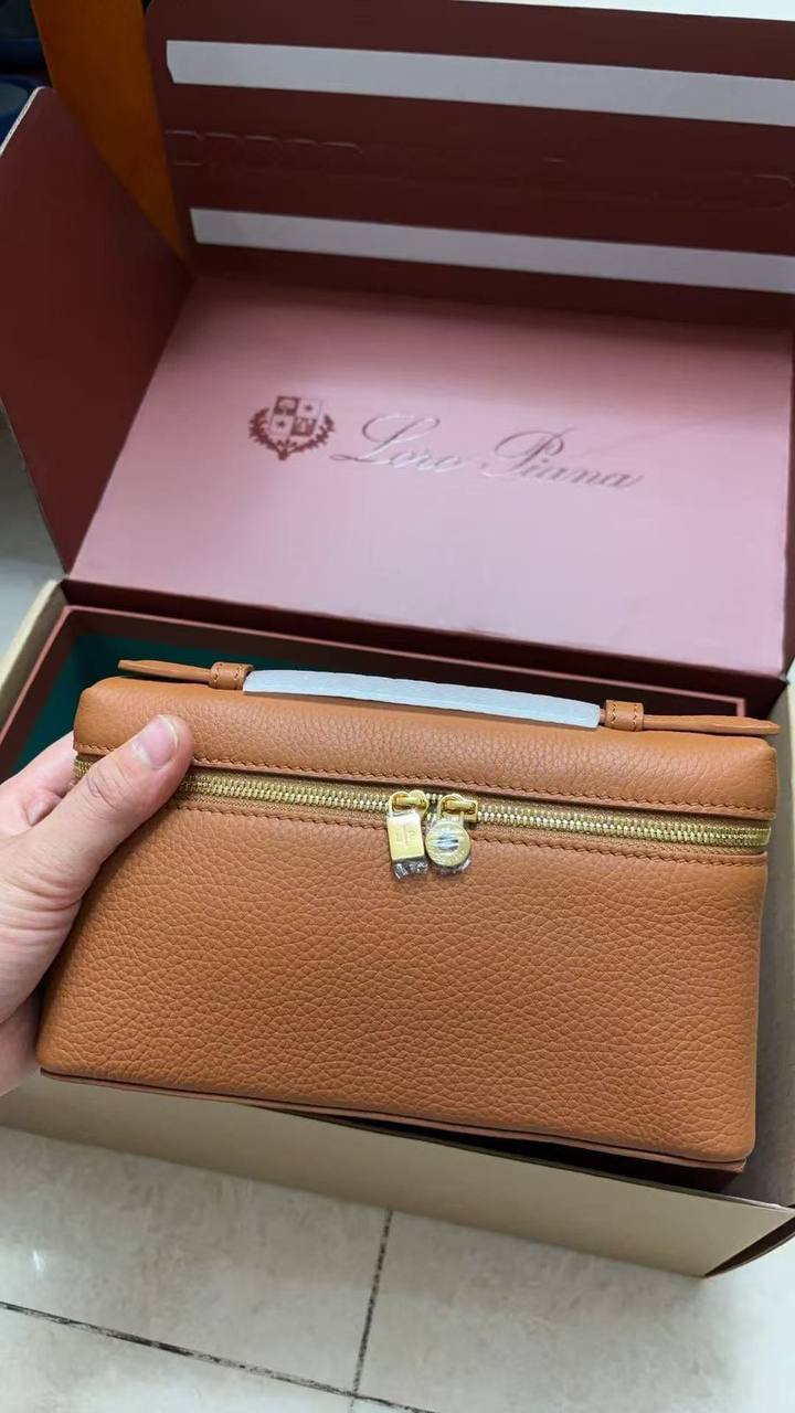 Loro piana Extra Pocket L19
Cuir de veau