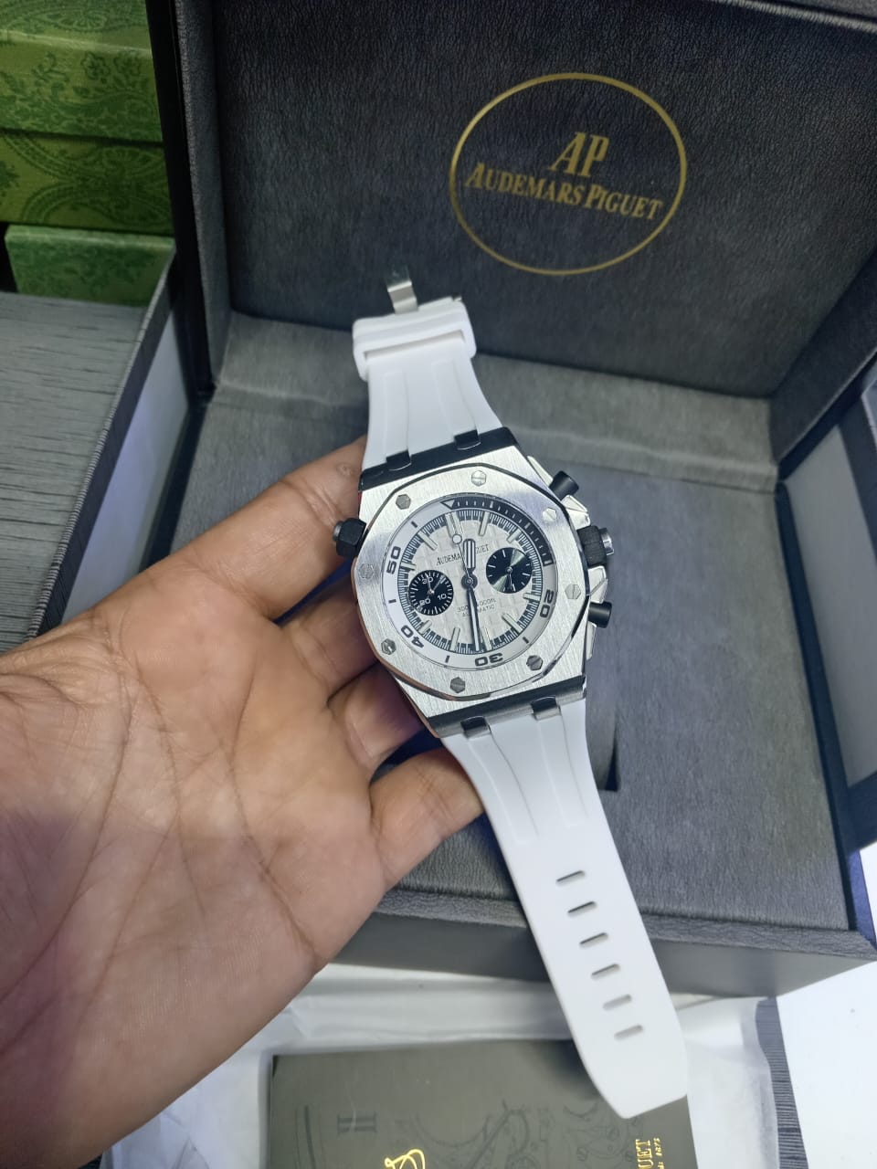 Montre Audemars Piguet Royal Oak Offshore Diver Chronographe Cadran Blanc