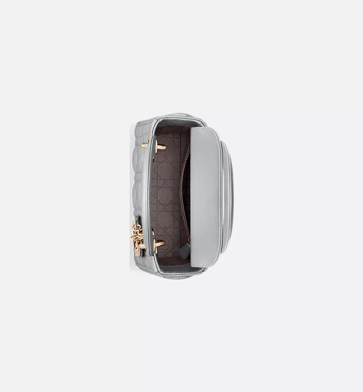 Sac Ladÿ Dior Mini
Cuir d'agneau Cannage perlé gris opalin