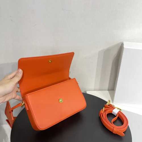 J@cquemus
Le Carinu shoulder bag