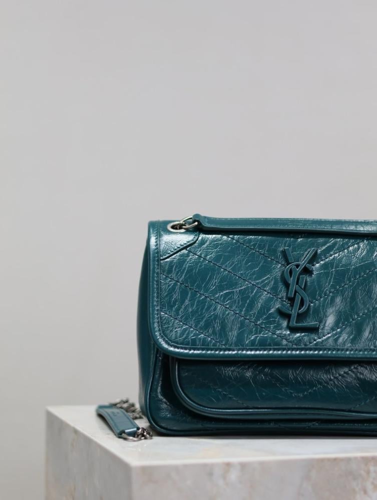 YSL
Medium Niki Shoulder Bag