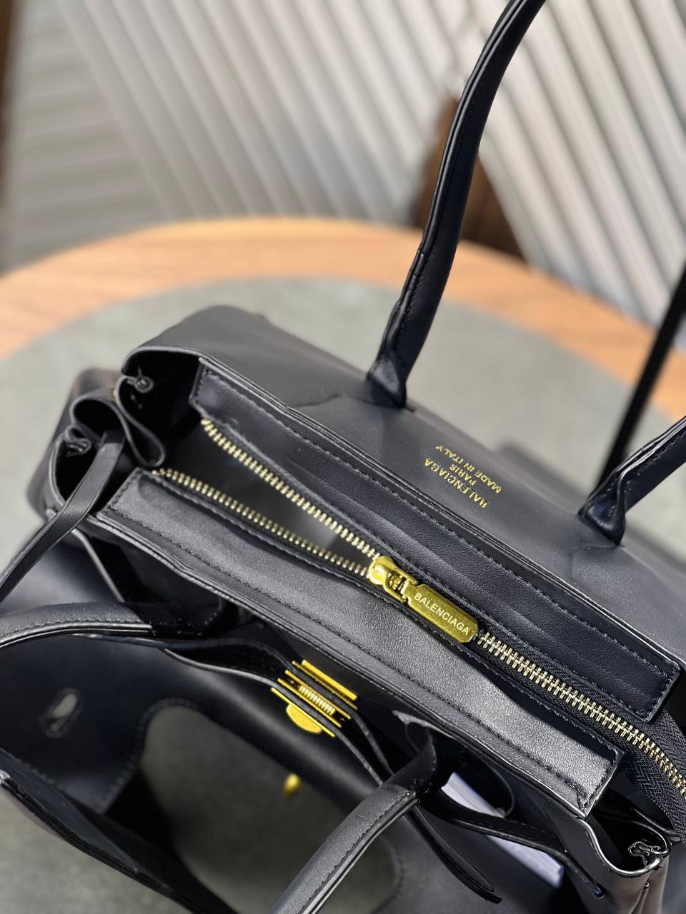 Bâlencïagâ Sac Carry All Bel Air Mini pour Femme en Noir