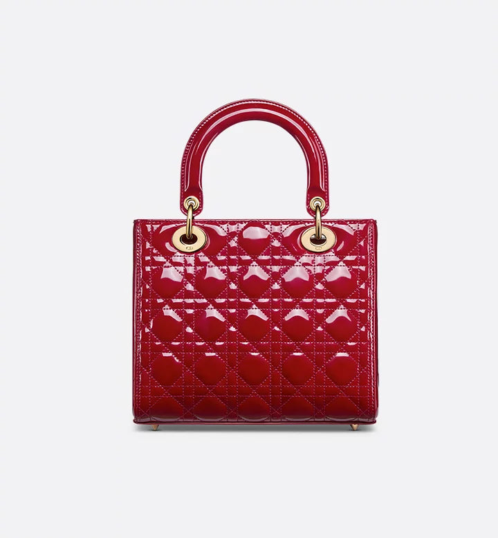 Sac Ladÿ Diôr Medium
de veau Cannage verni rouge cerise