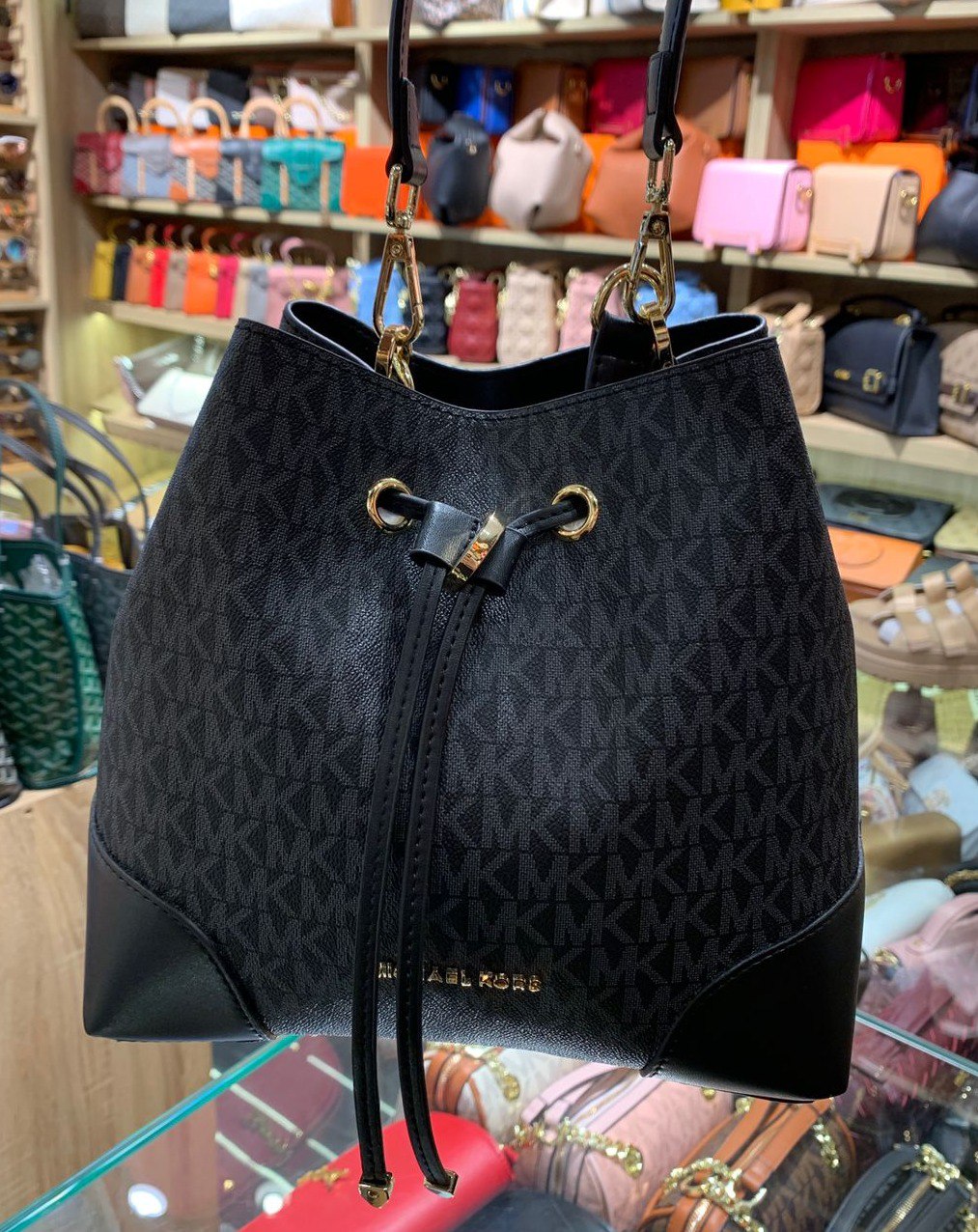 Mich@el Kors Outlet
Petit sac seau Mercer à logo