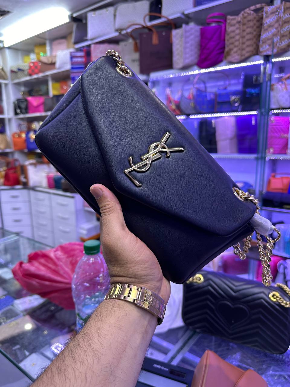 YSL CALYPSO SMALL  D'AGNEAU PLONGÉ
BLACK
