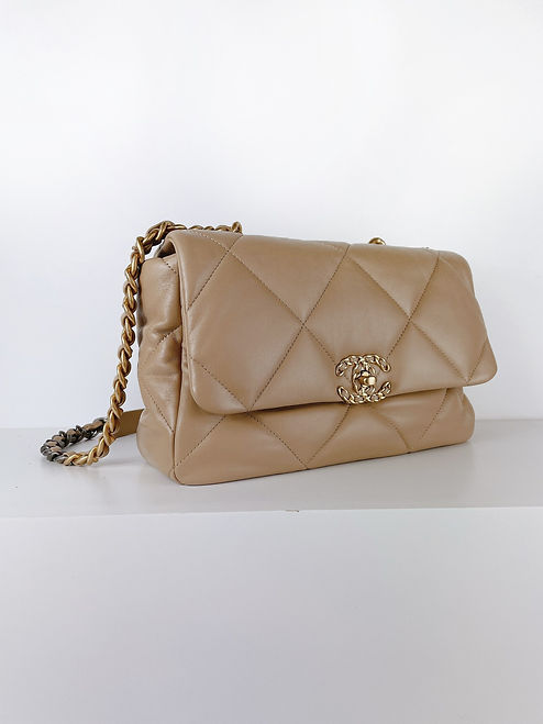 Ch@nel
Sac à main Chanel 19 
Camel