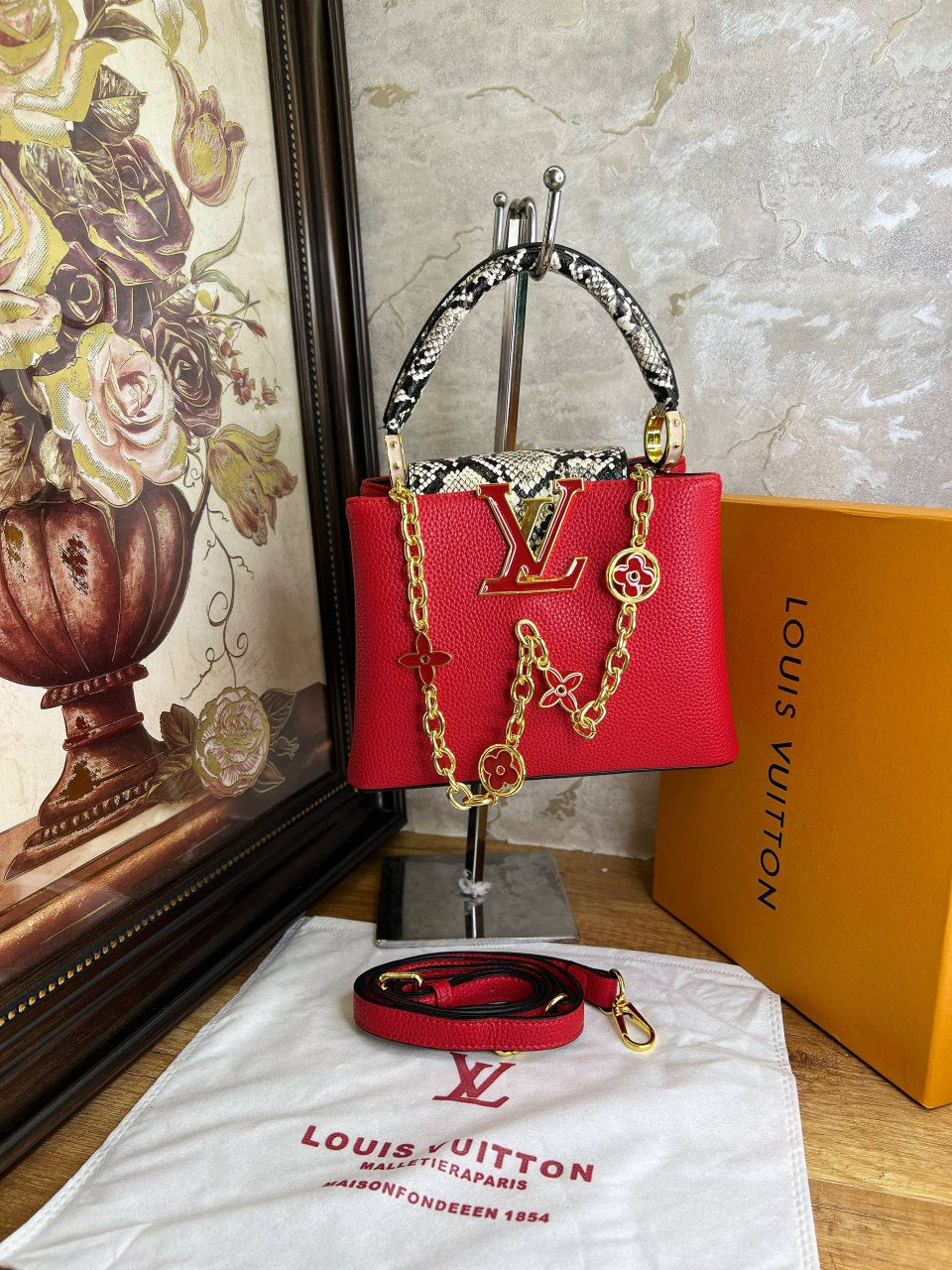 LV Sac Capucines BB
