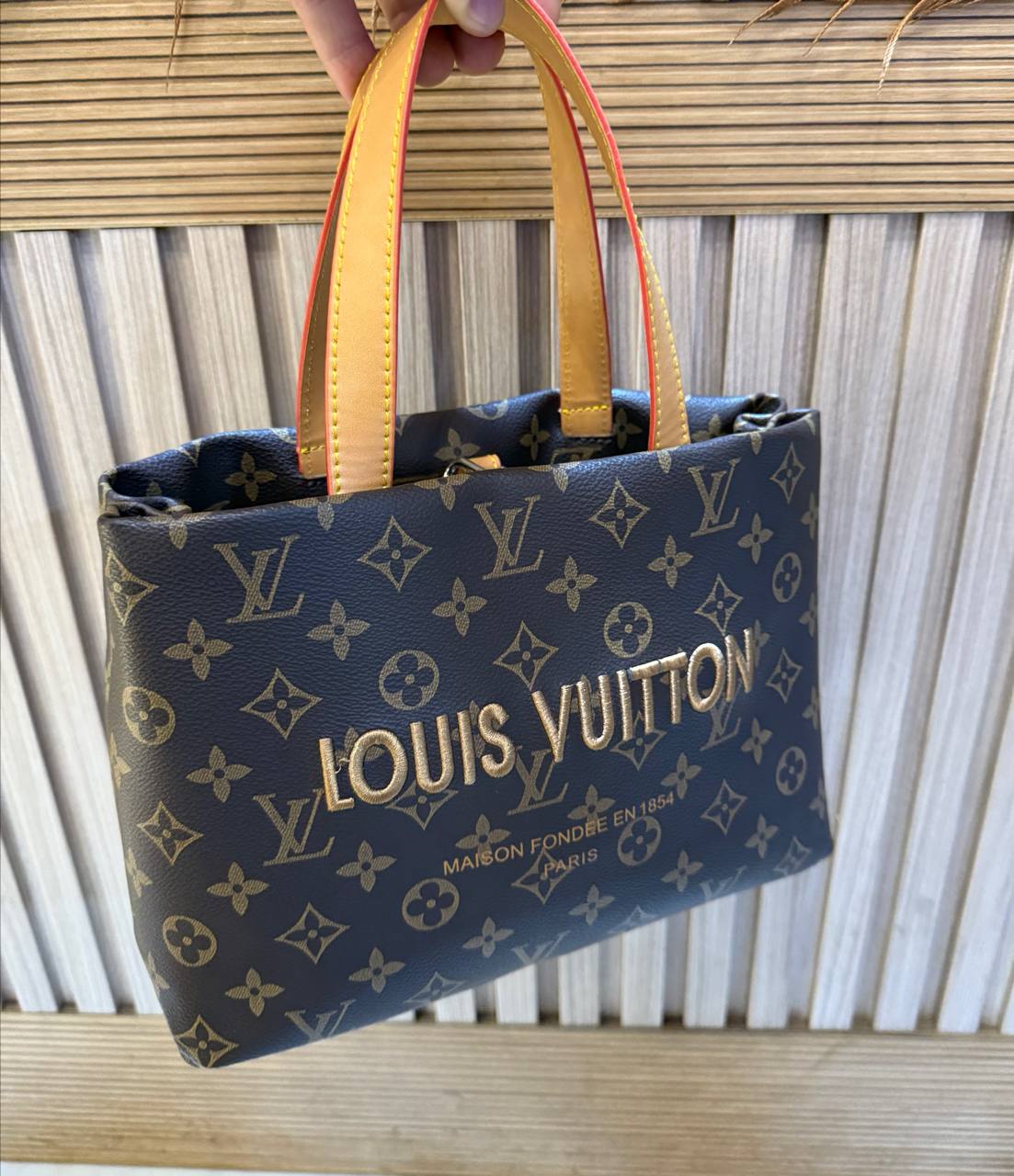 LV 
sac cabas Shopper MM (2021)