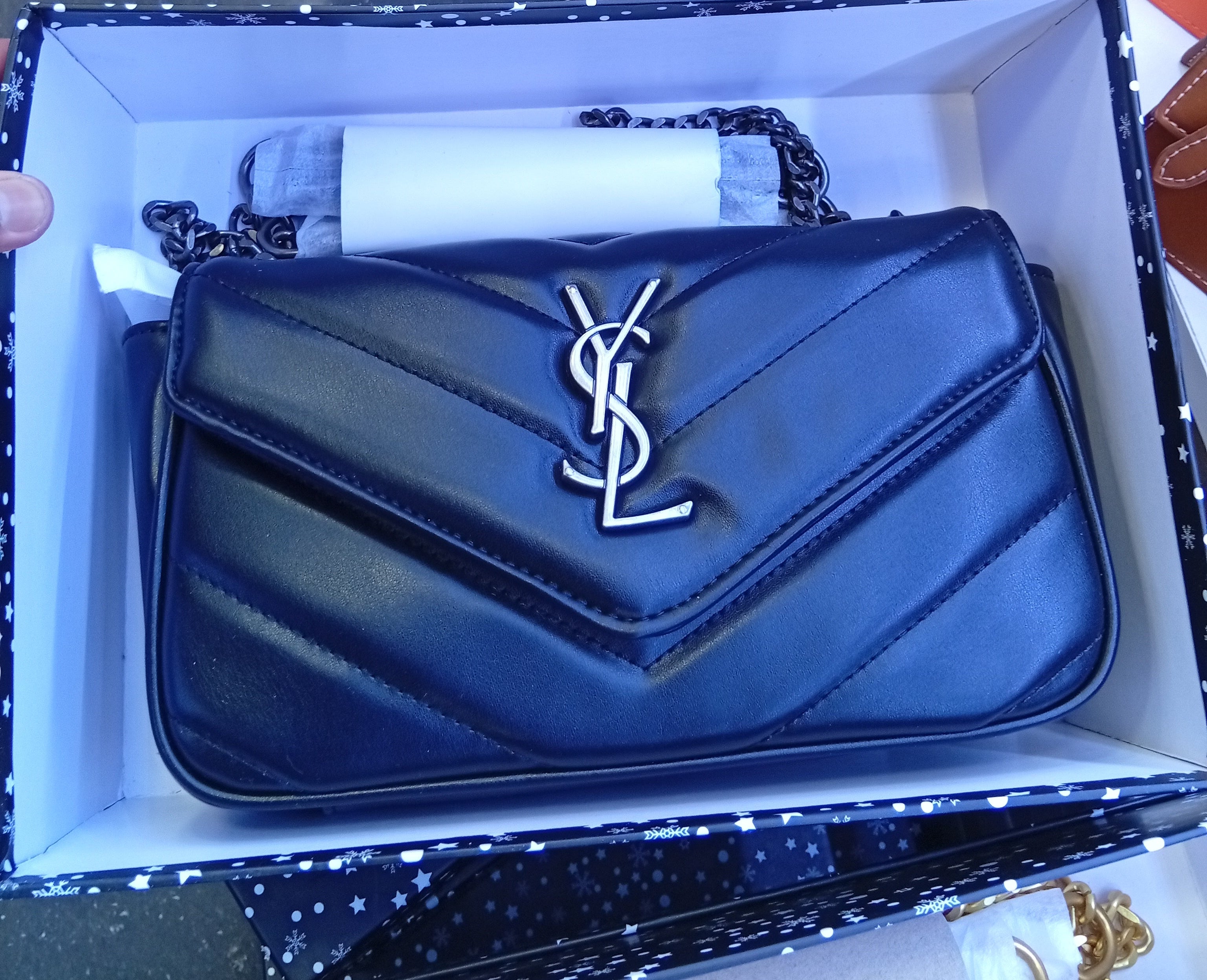 YSL Sac porté épaule à surpiqûres Loulou