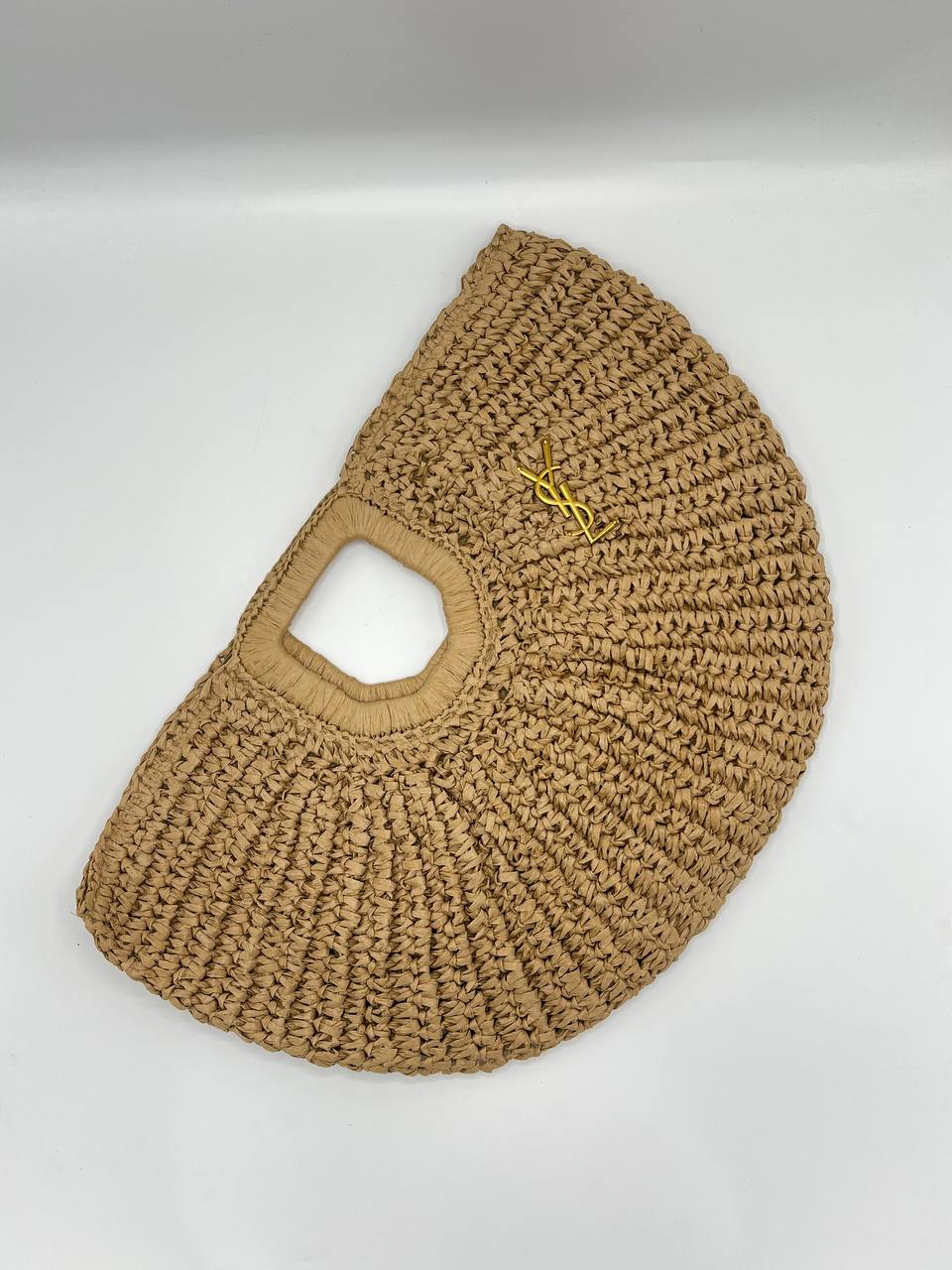 YSL Grand sac à main demi-lune en paille Naïa