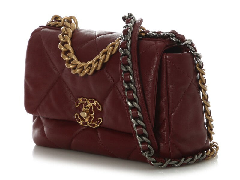 Chanel Sac à rabat « 19 » Medium en cuir d'agneau matelassé bordeaux