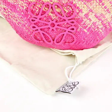 LÔËWE 
Anagram Basket
Rose, Paille