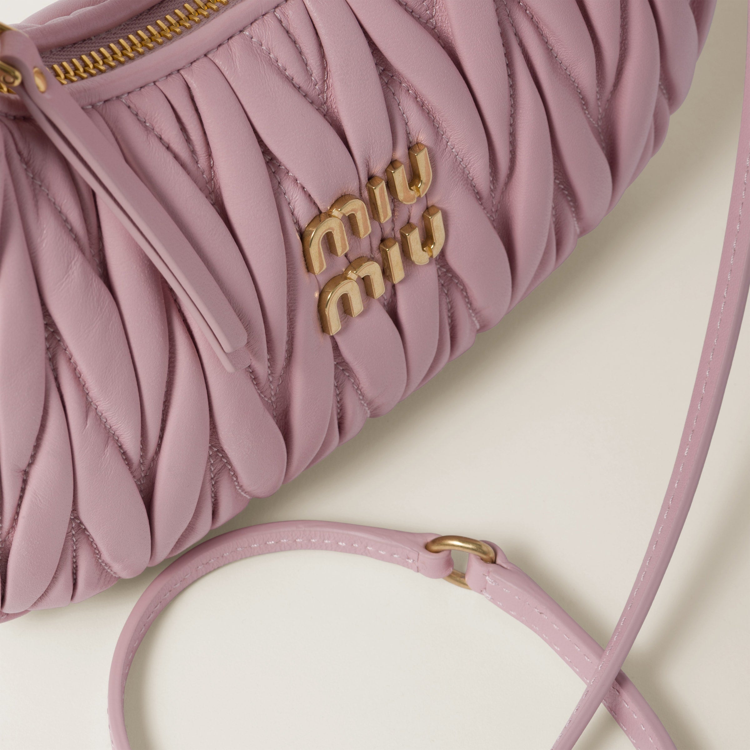 MIÛ MIÜ Sac hobo Wander nappa matelassé