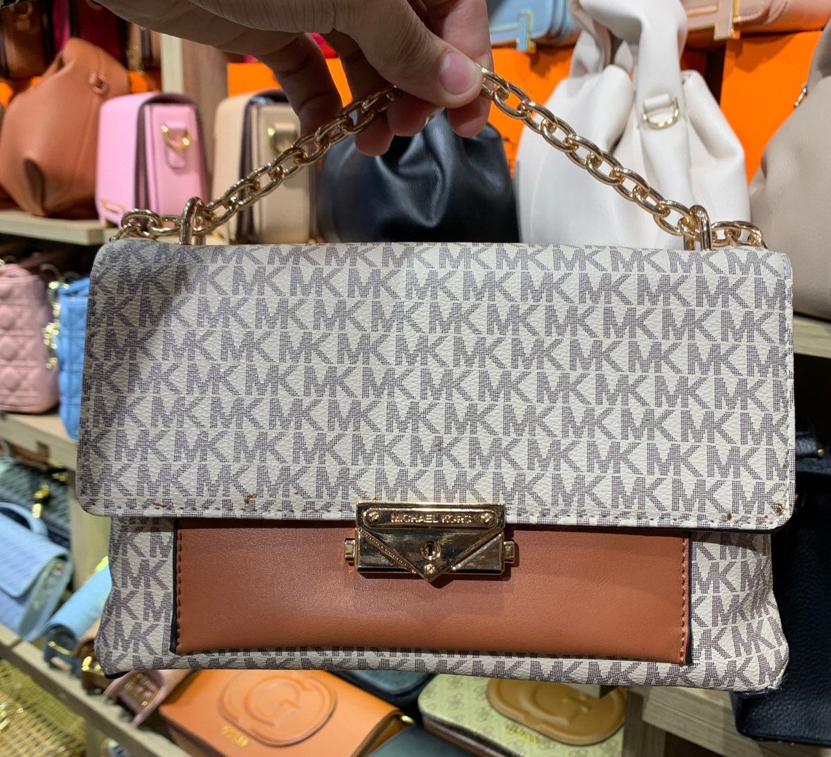 Mich@el Kors
Sac à épaule Cece de taille moyenne et à logo