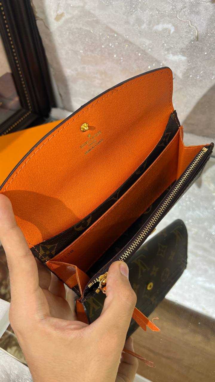 LV
Emilie Portefeuille
Marron