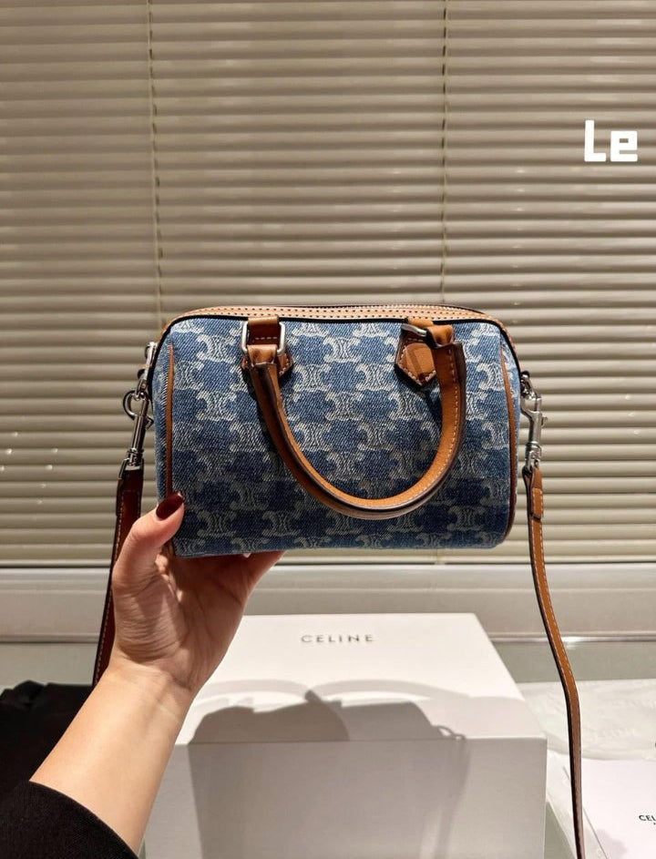 Cèlïnê Small Boston en cuir Triomphe Denim