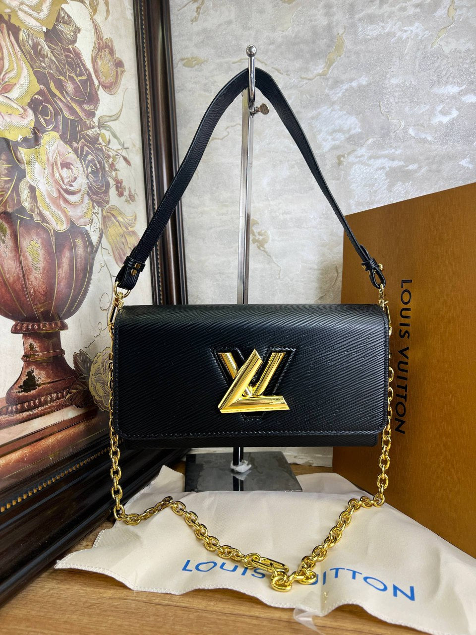 LV Twist West