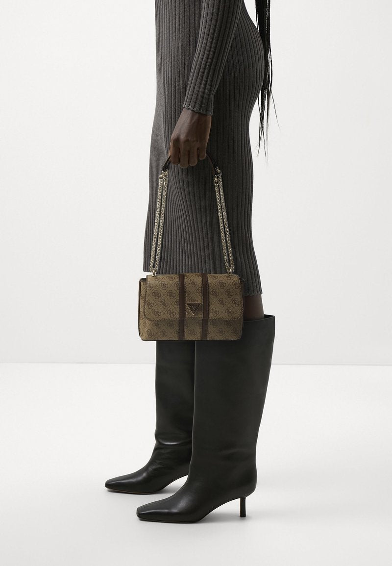 Guess
seconde main
Sac bandoulière - brown