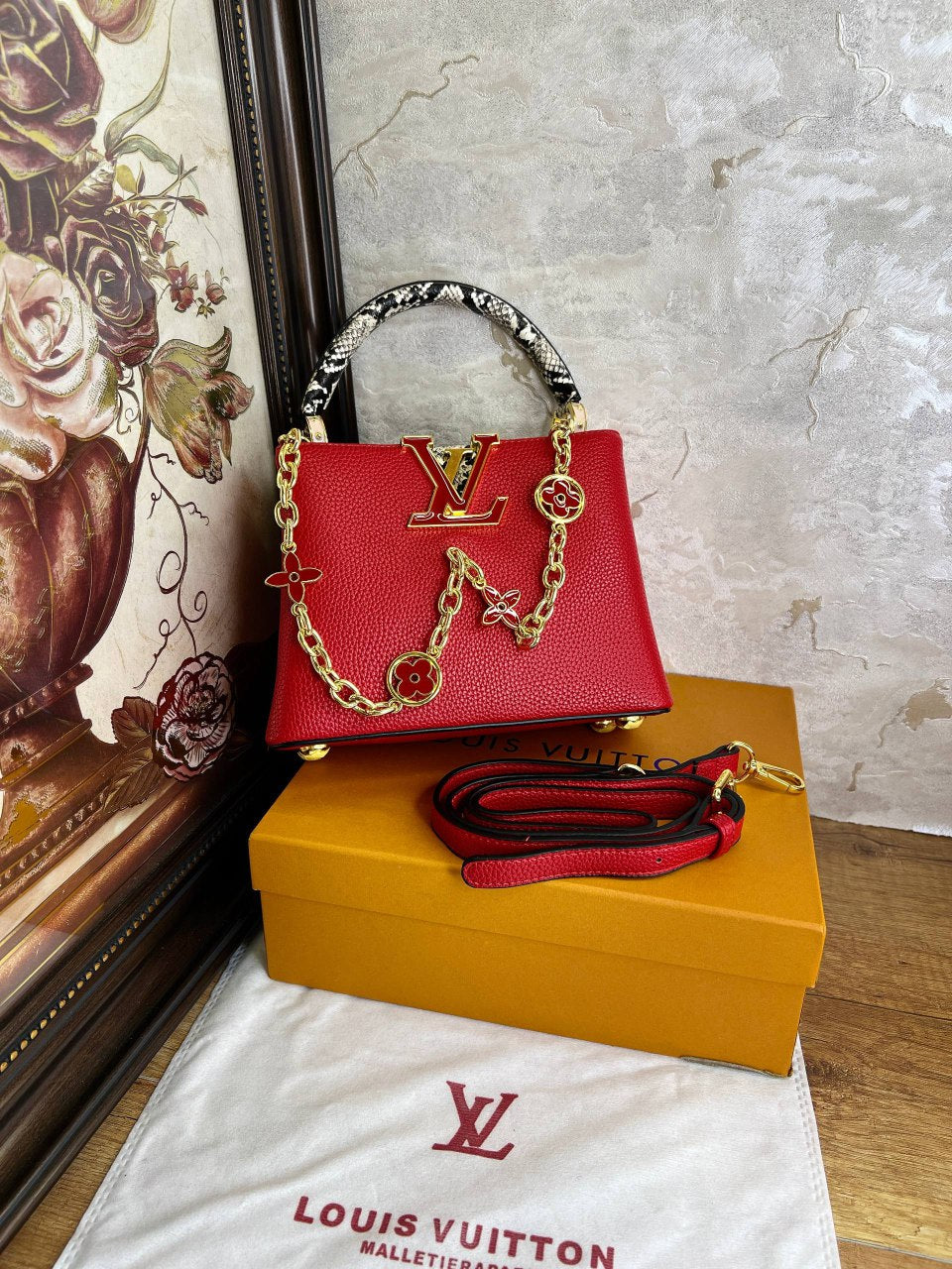 LV Sac Capucines BB