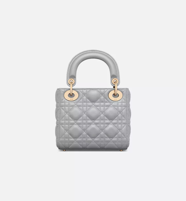 Sac Ladÿ Dior Mini
Cuir d'agneau Cannage perlé gris opalin