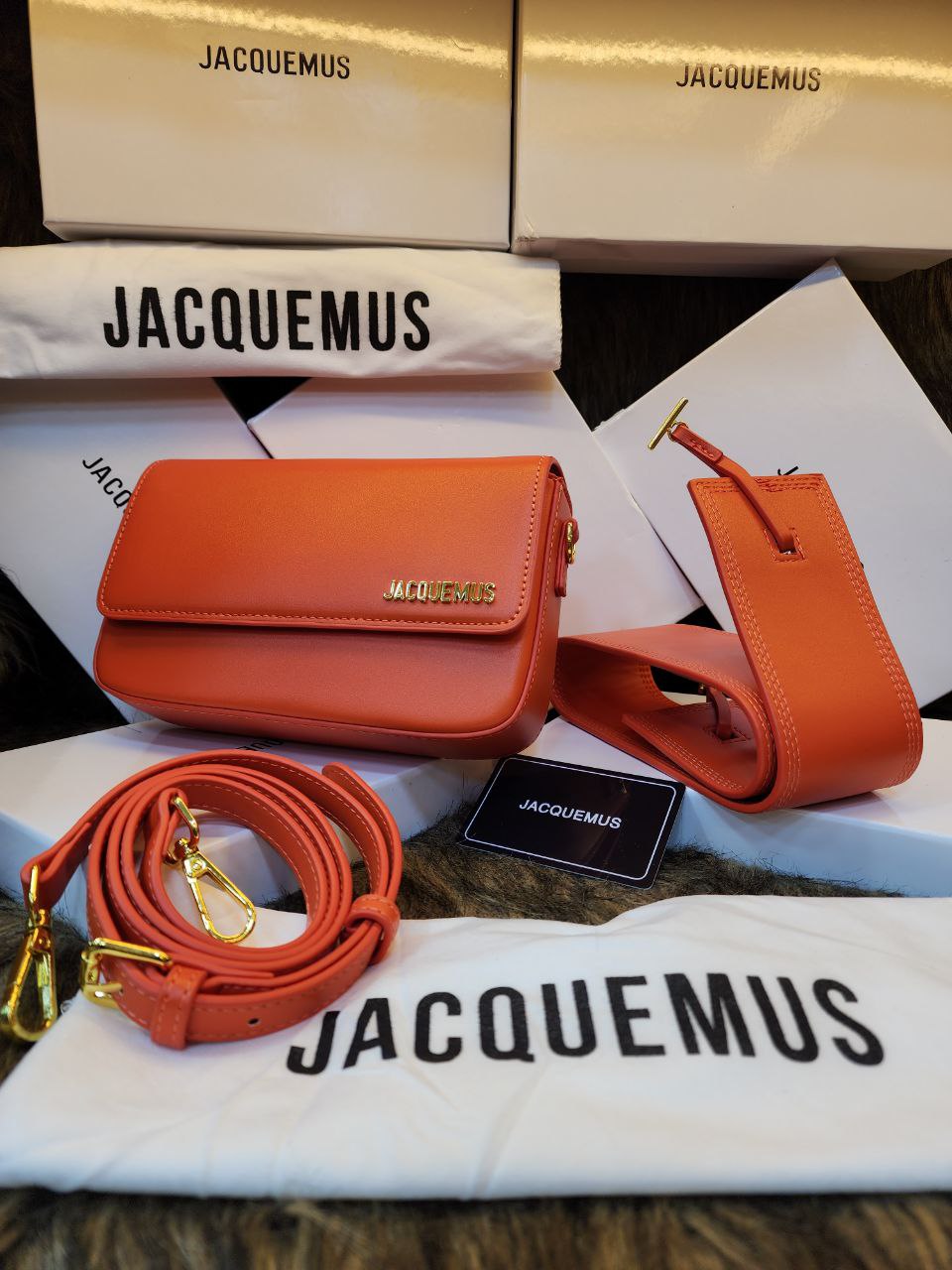 J@cquemus
Le Carinu shoulder bag