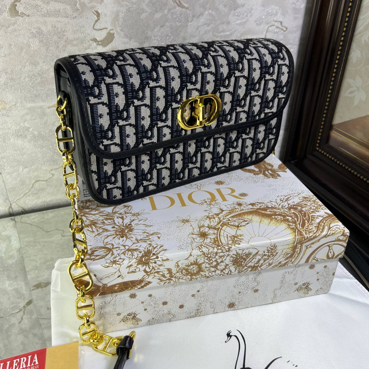 Sac 30 Montaigne Avenue
Toile jacquard Diôr Oblique bleu