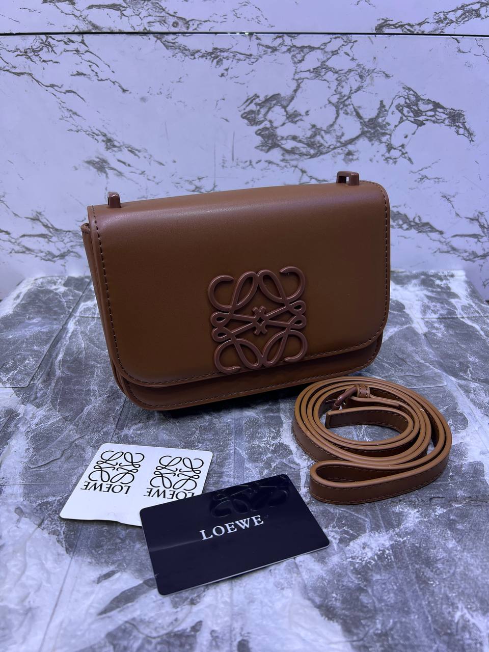 Lôëwe
Sac bandoulière Goya 
Camel,
