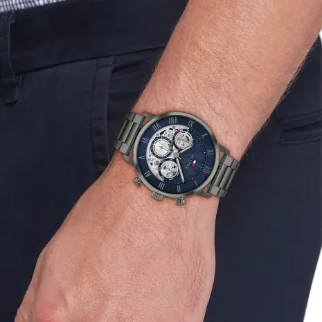 Montre à quartz multifonction en acier inoxydable avec cadran squeletté
