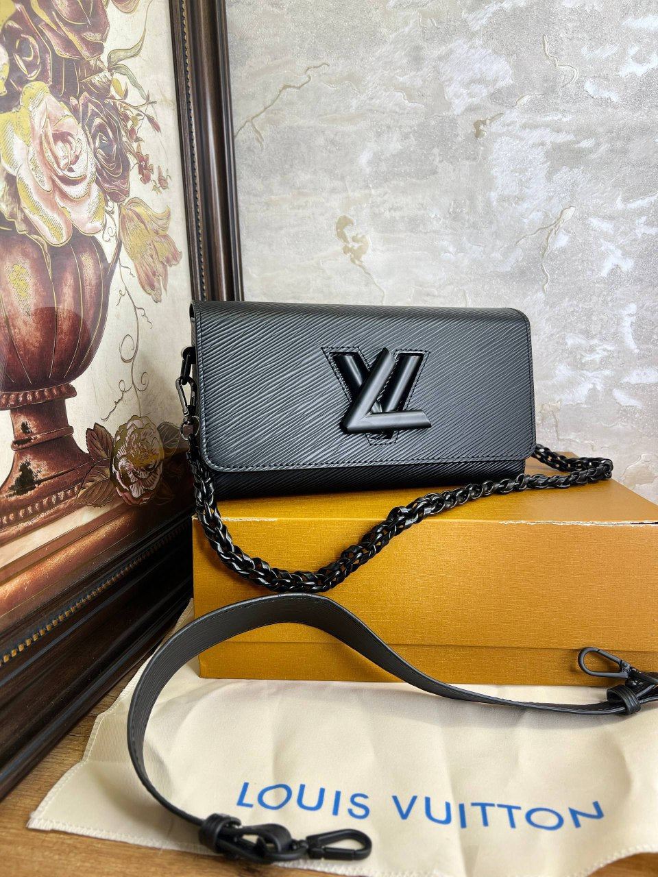 LV Twist West