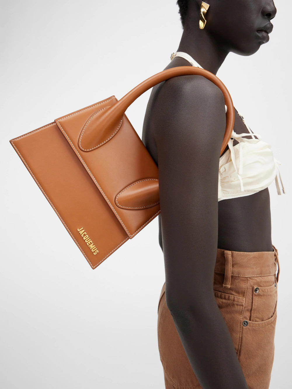 J@cquemus Grand sac à main signature.