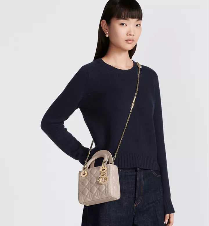 Sac Ladÿ Dior Mini
Cuir d'agneau Cannage beige poudre