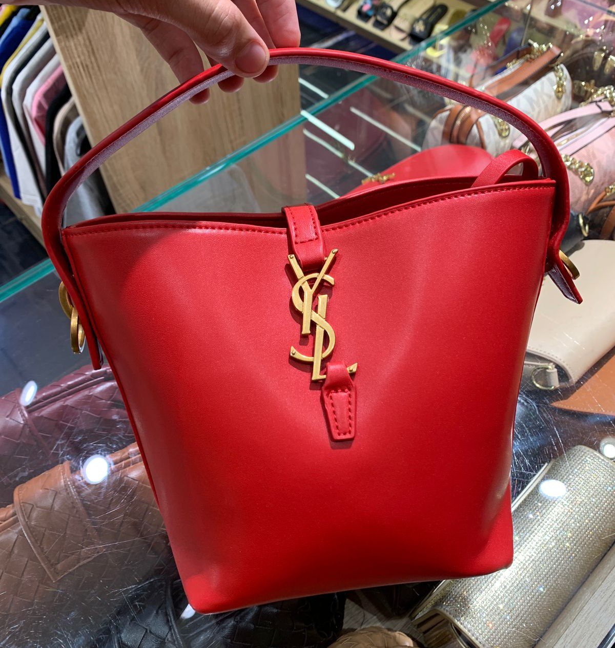 YSL Sac seau Le 37 Rouge