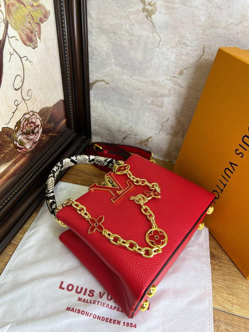 LV Sac Capucines BB