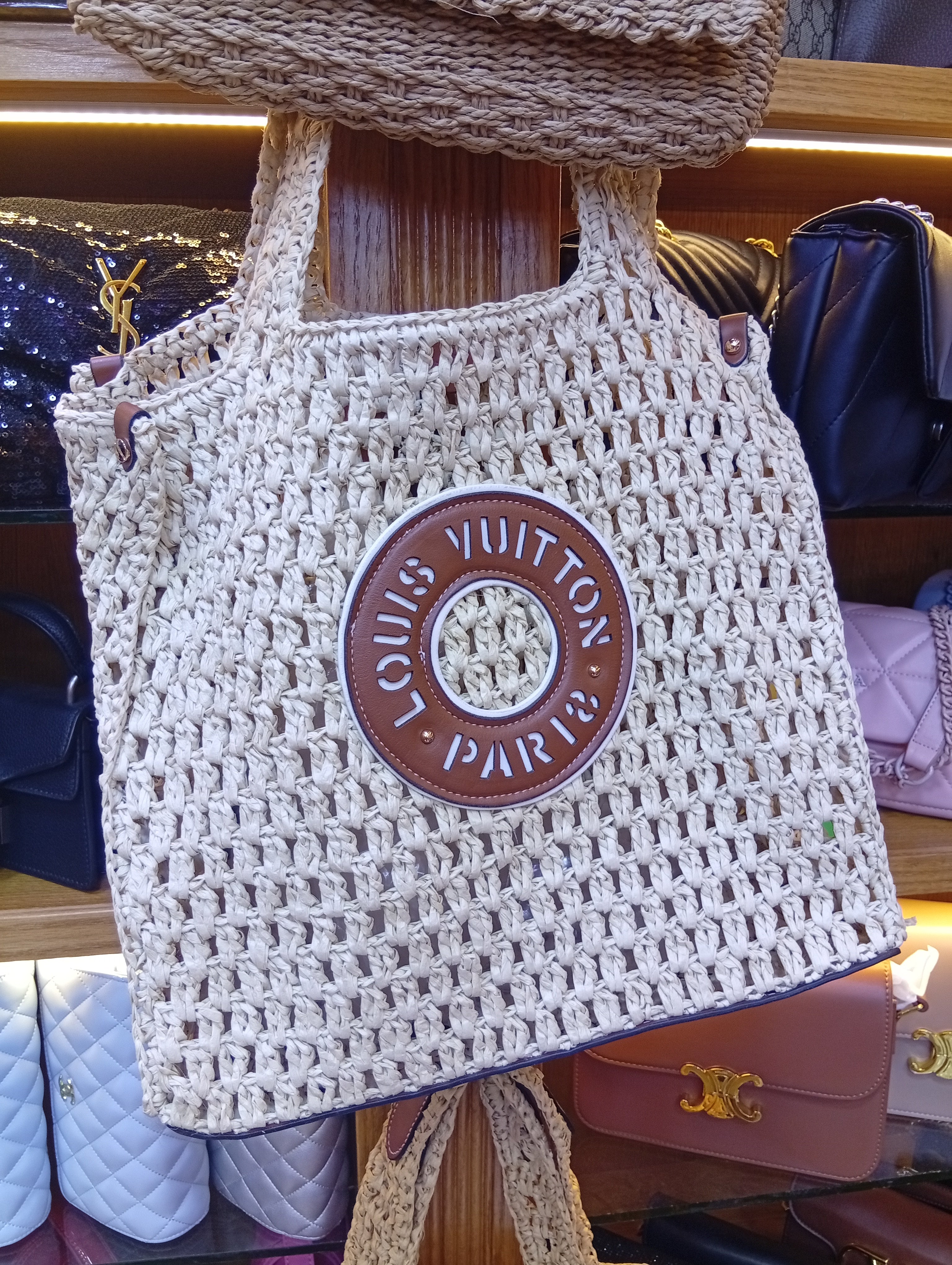 LV Cabas OnTheGo MM