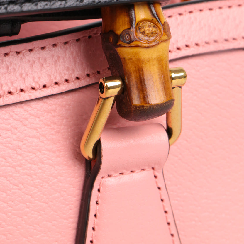 GG Sac à bandoulière Diana Bamboo mini GG lisse rose