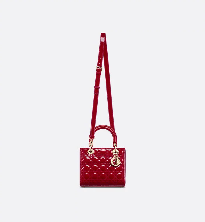Sac Ladÿ Diôr Medium
de veau Cannage verni rouge cerise