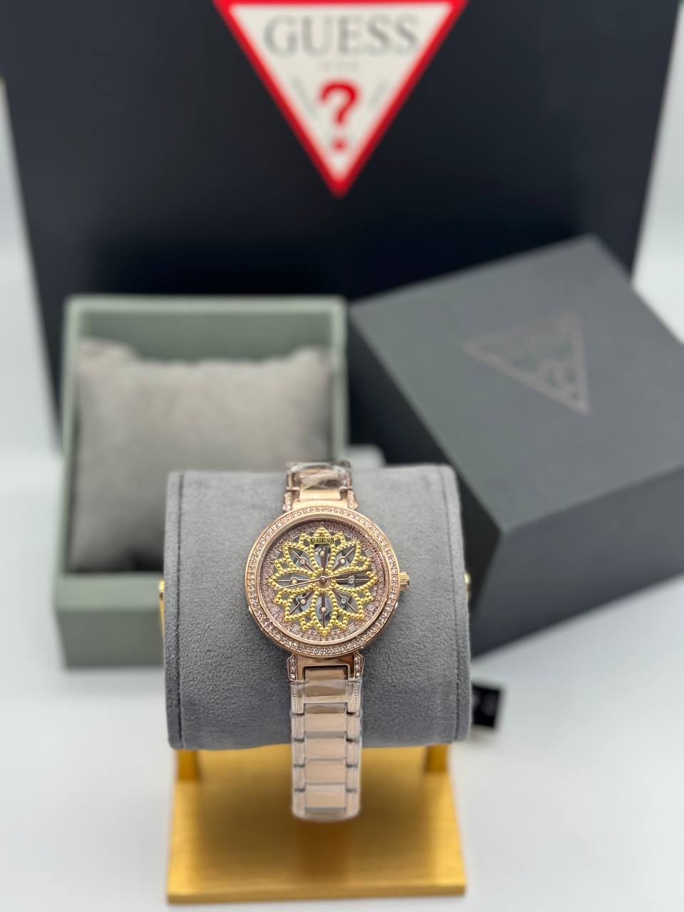 Gûess US Montre analogique pour femme Motif floral Doré