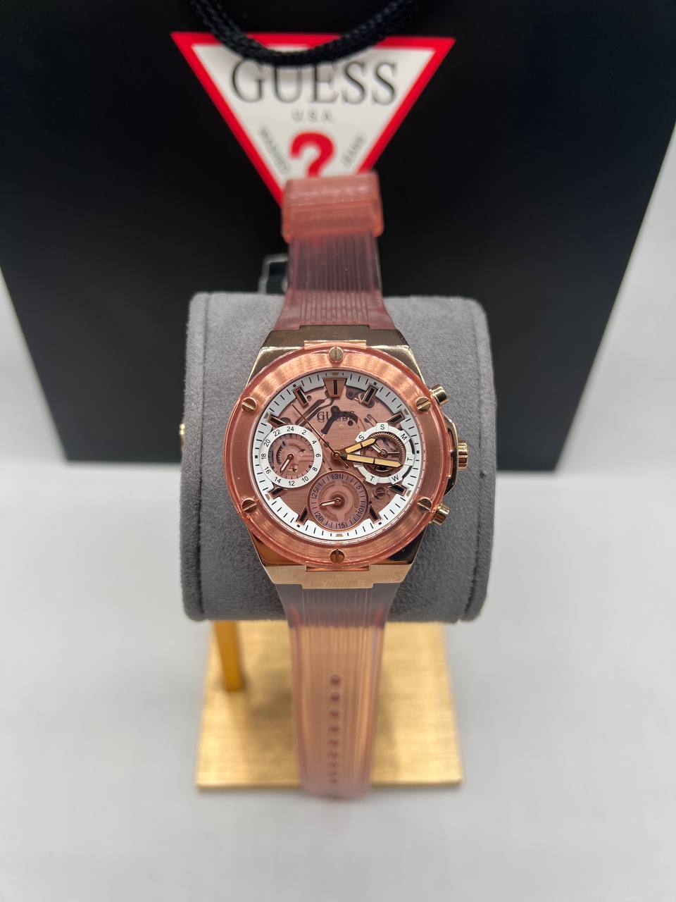 Montre Guess rose éco-responsable 39 mm