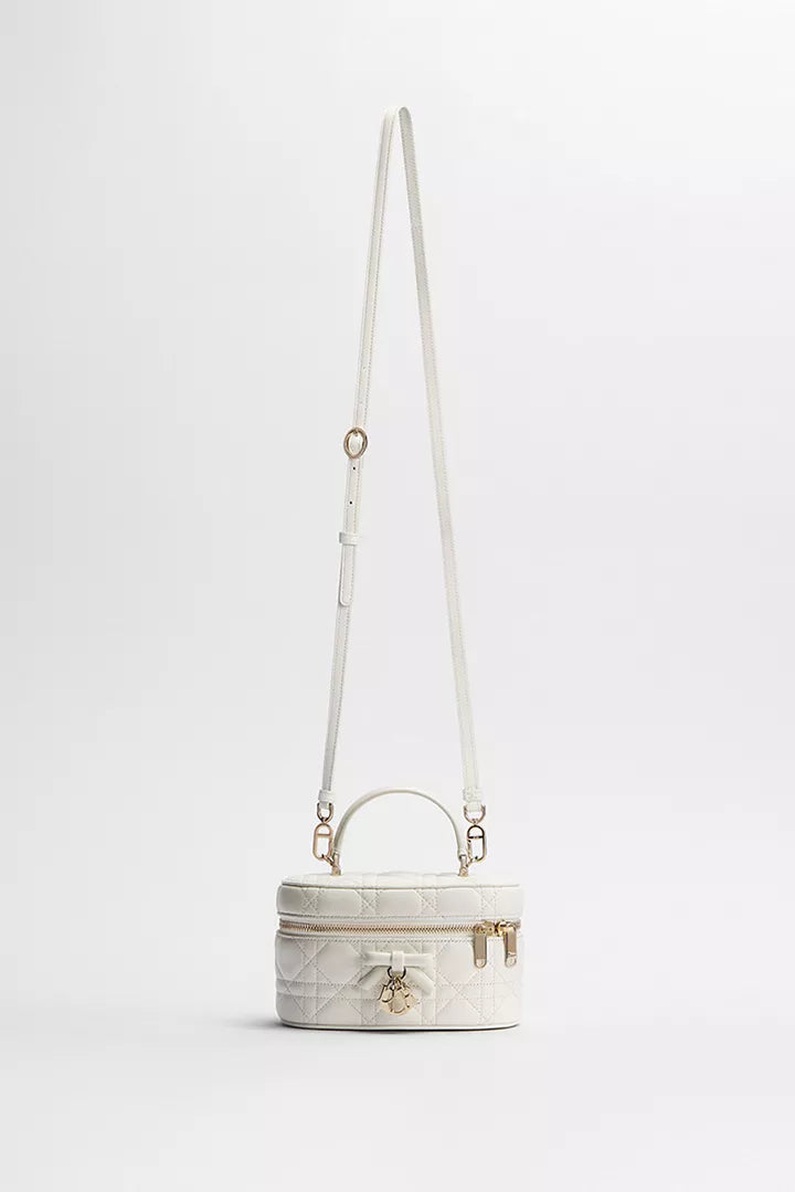 Dior Mini vanity
Cuir d'agneau Cannage