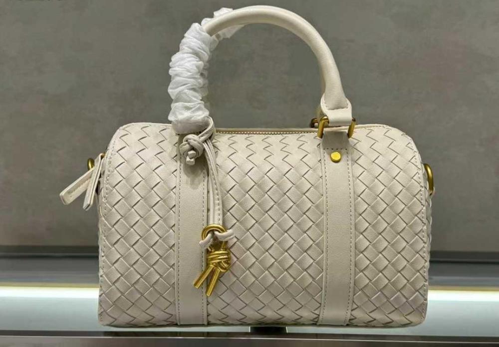 Sac à main Bôttëga Classic blanc à poignées supérieures entrelacées