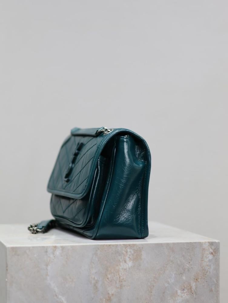YSL
Medium Niki Shoulder Bag