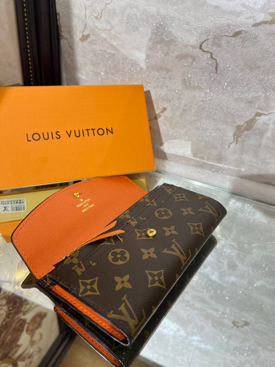LV
Emilie Portefeuille
Marron