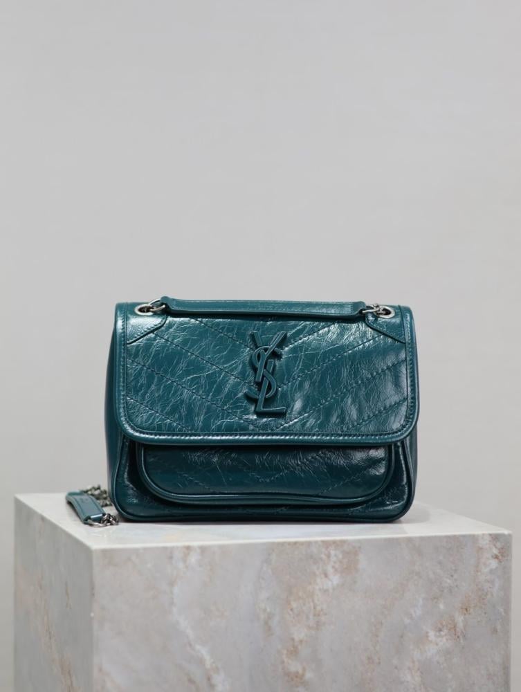 YSL
Medium Niki Shoulder Bag