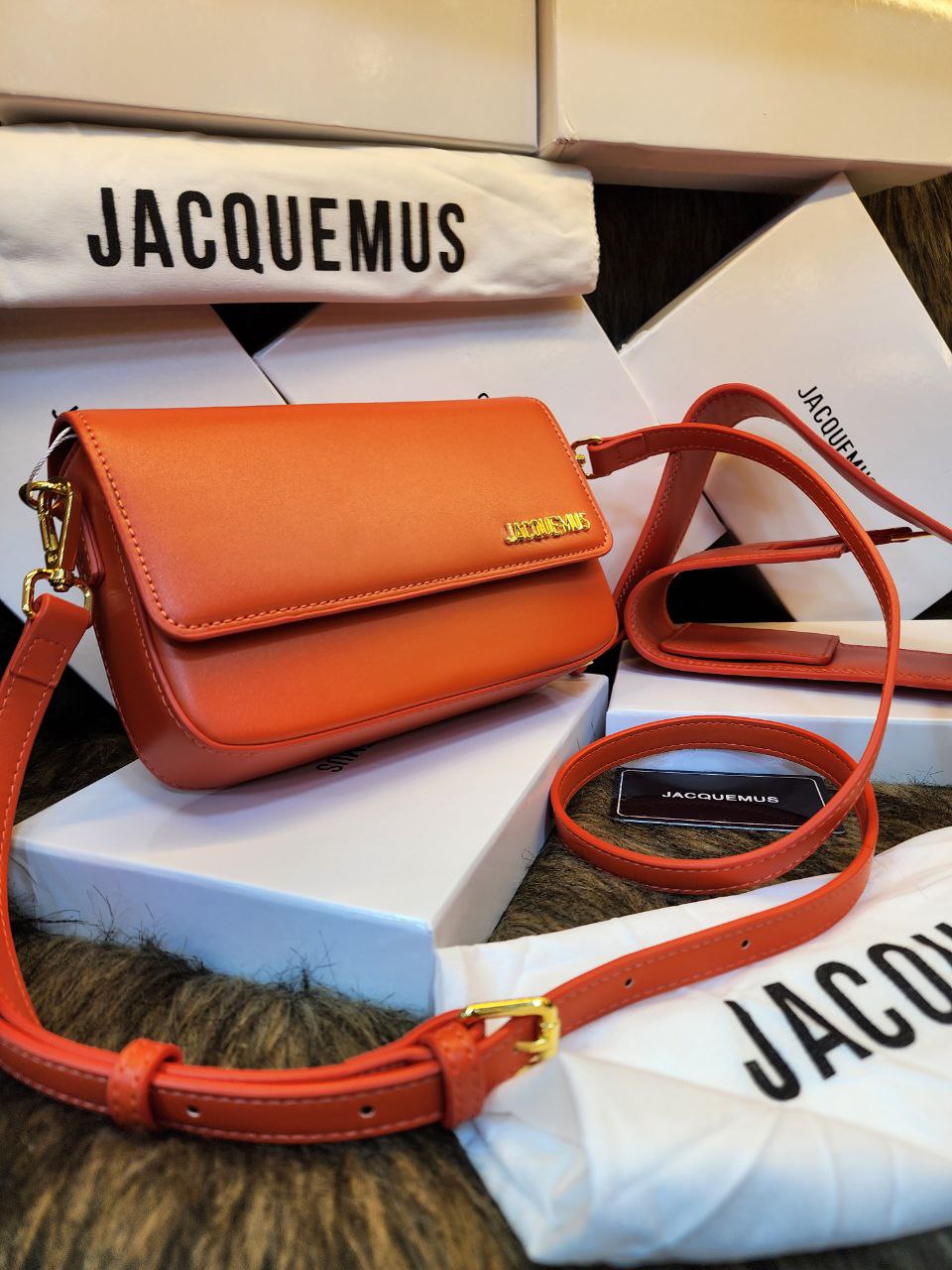 J@cquemus
Le Carinu shoulder bag