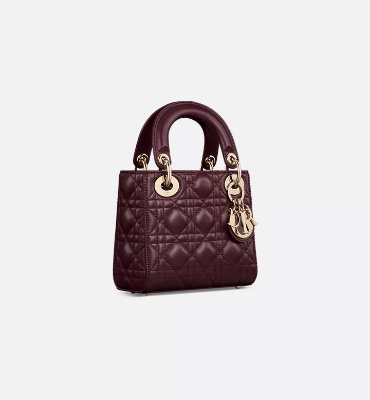 Sac Ladÿ Dior Mini
Cuir d'agneau Cannage Deep Amaranth
