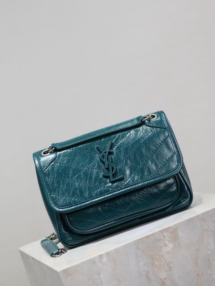 YSL
Medium Niki Shoulder Bag