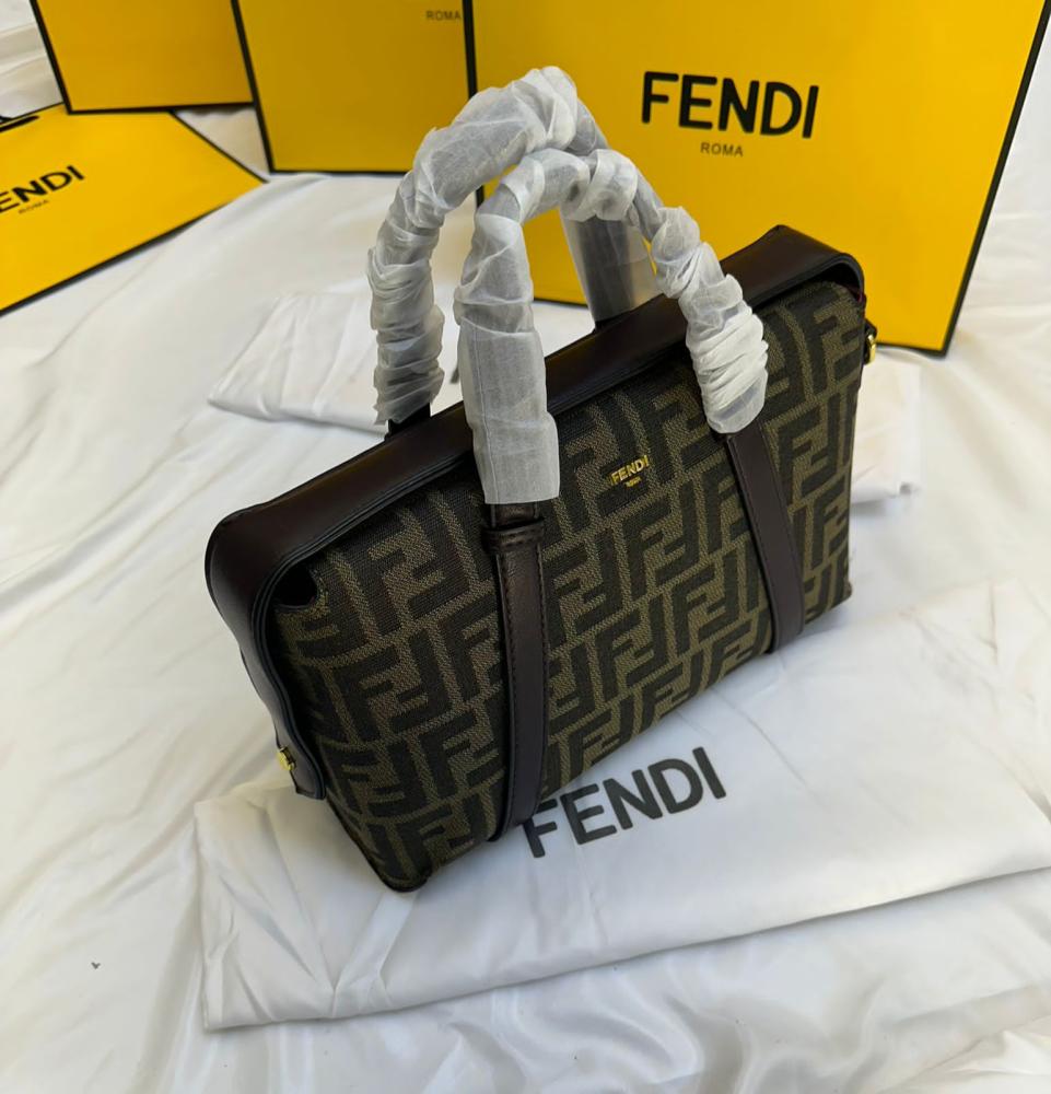 Fêndï 
FF Jacquard Medium Boston Bag