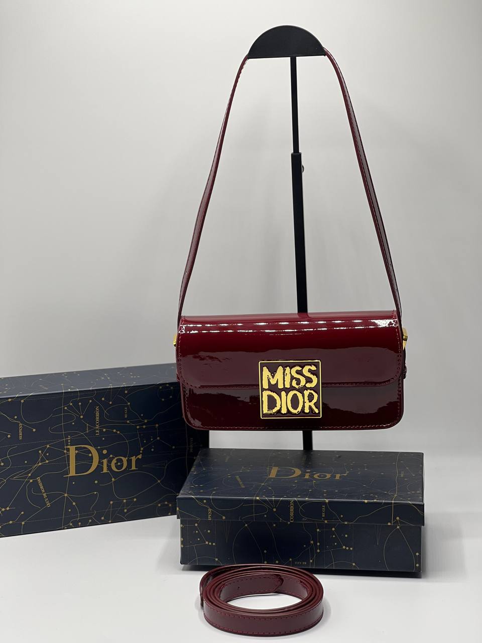 Diôr Sac à rabat Miss Diôr de veau verni noir